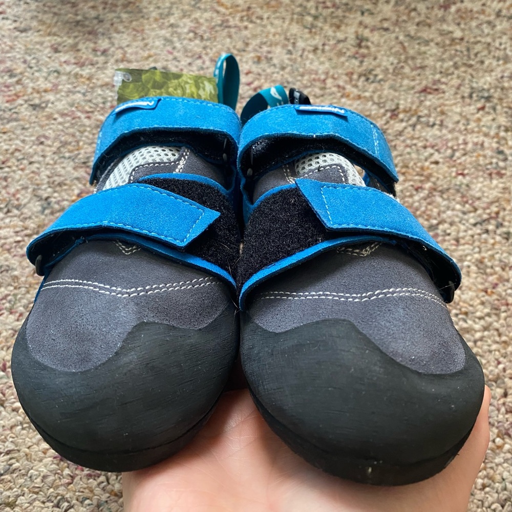 [SOLD] Scarpa Origin climbing shoes. 
Iron Gray size 37 
(Unisex)